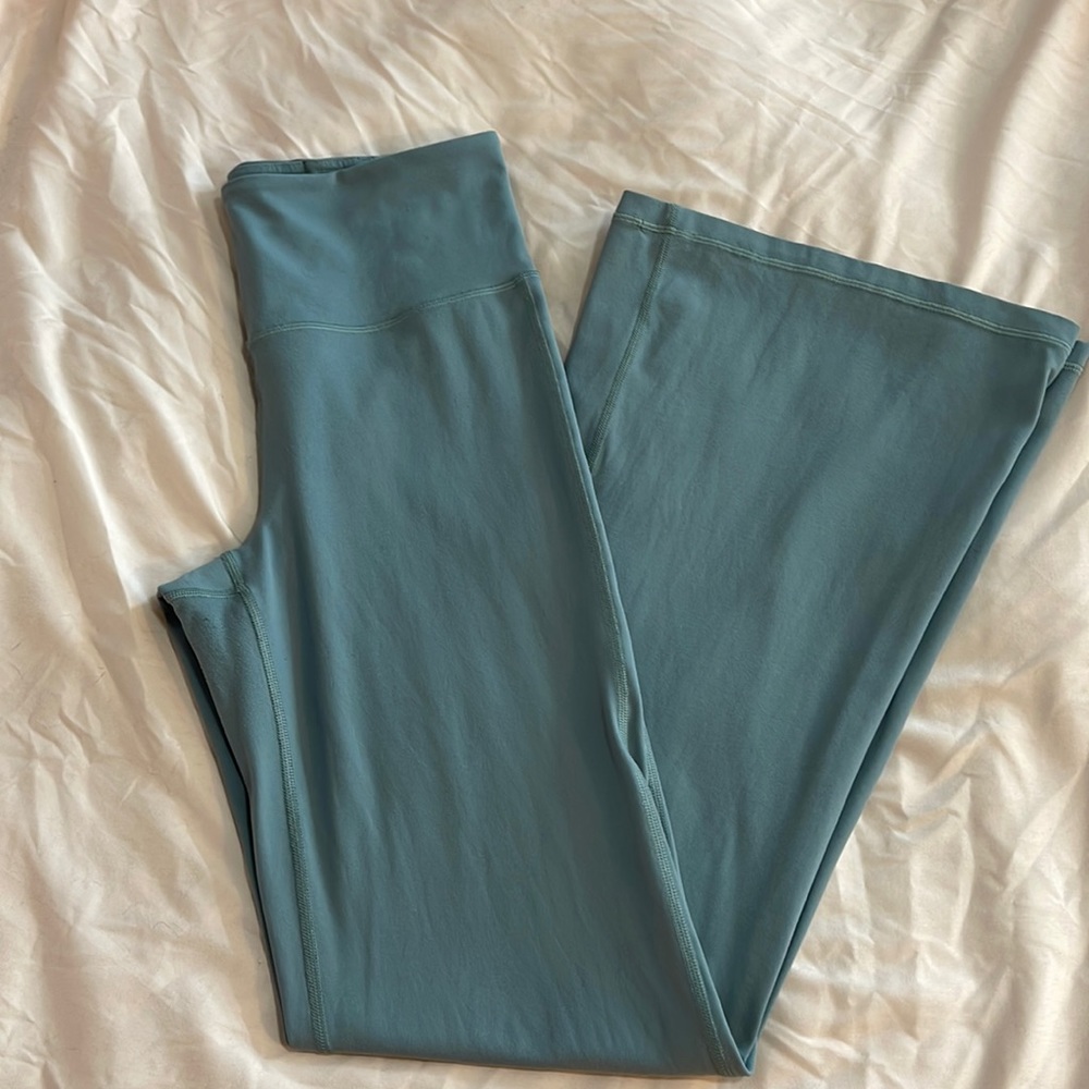 Athleta Ultra high rise elation flare pant size medium